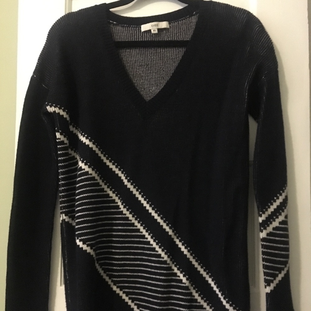 Over sized navy v neck sweater!